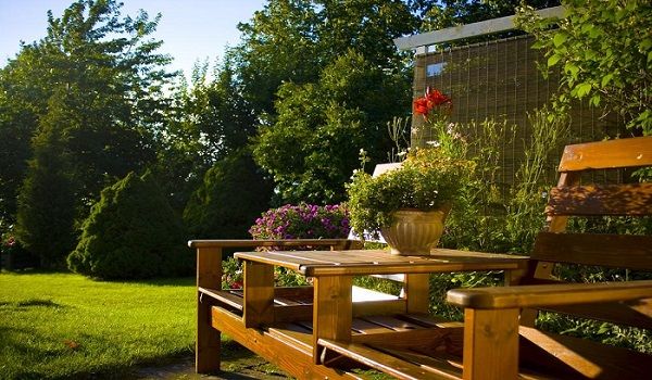 backyard-comfy outdoor-living space