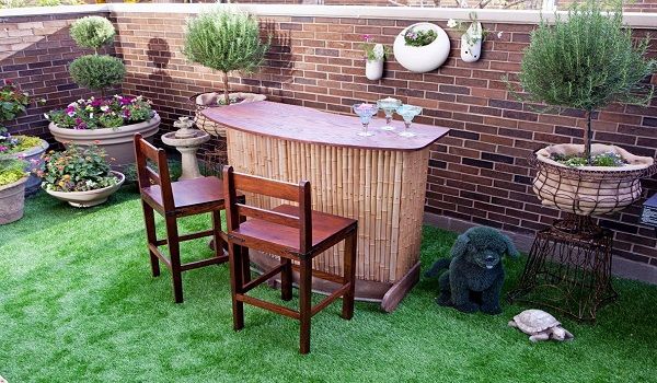 comfy outdoor bar-backyard